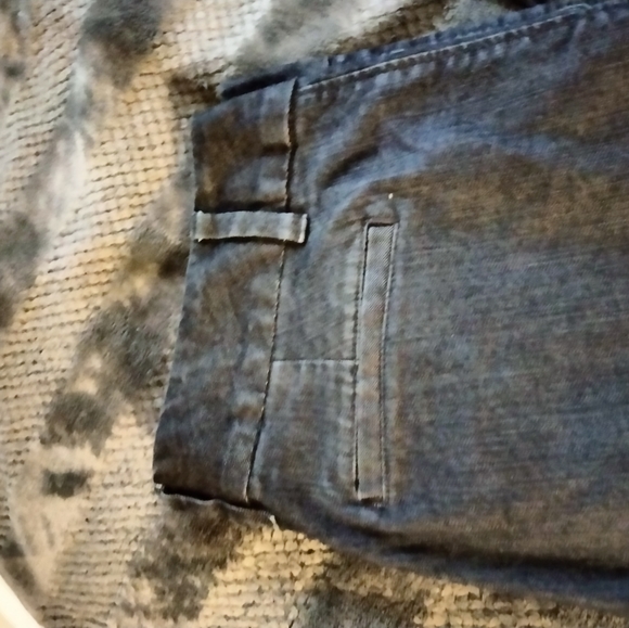 GAP  pants 👖 - Picture 2 of 3